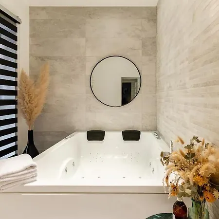 Les Nebuleuses, Terreaux Capucins 公寓 *